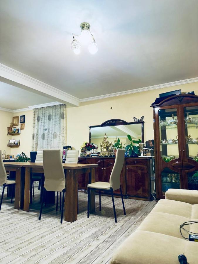 Tetne Qor Guesthouse Mestia Buitenkant foto