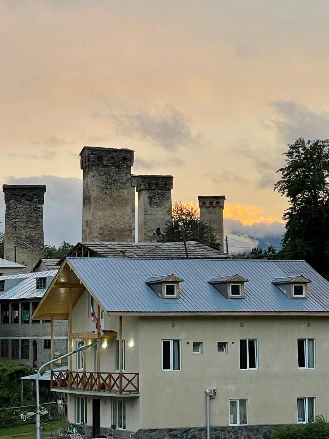 Tetne Qor Guesthouse Mestia Buitenkant foto