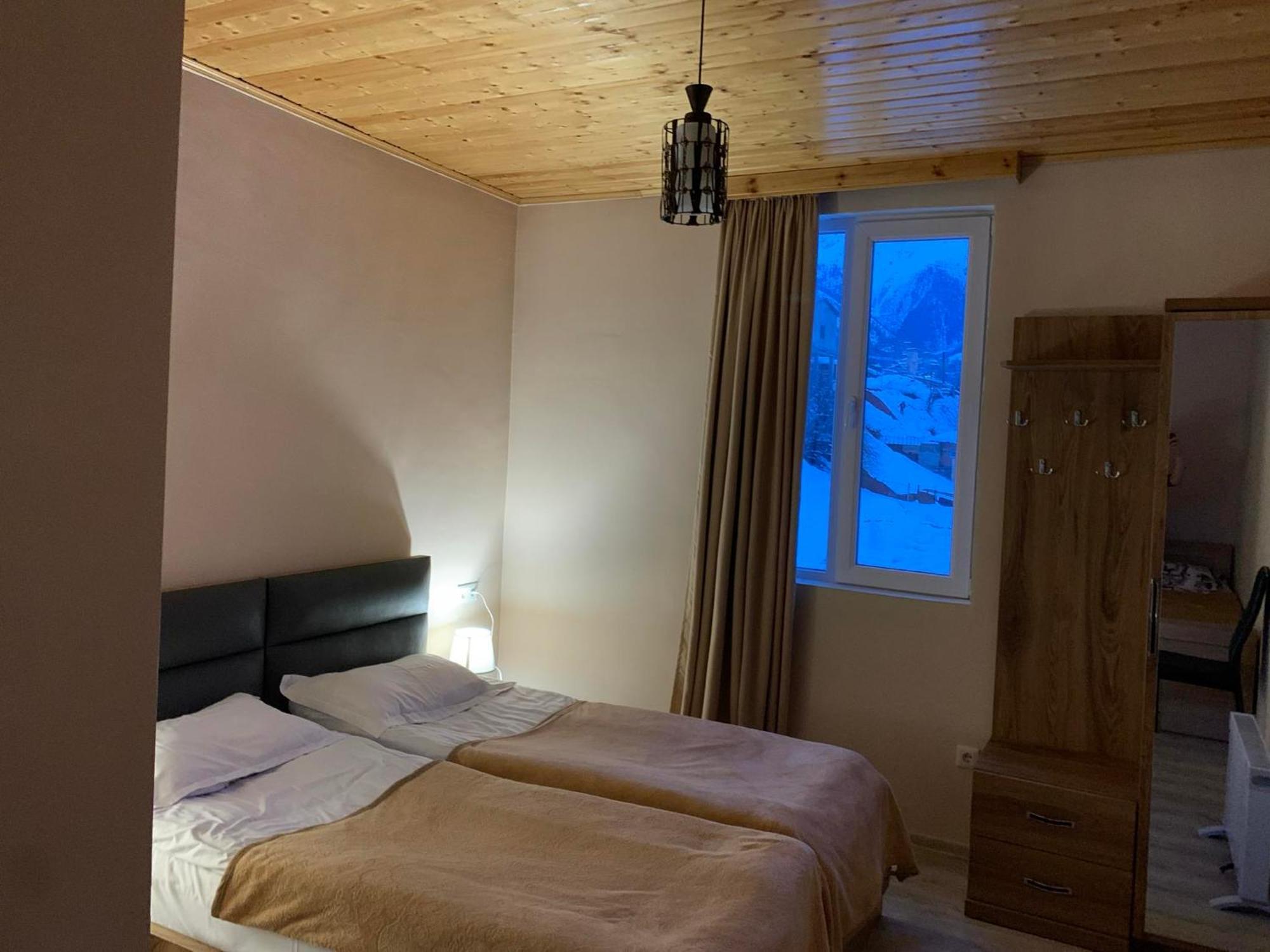 Tetne Qor Guesthouse Mestia Buitenkant foto