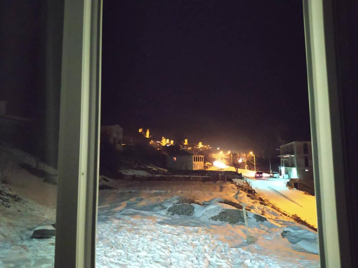 Tetne Qor Guesthouse Mestia Buitenkant foto